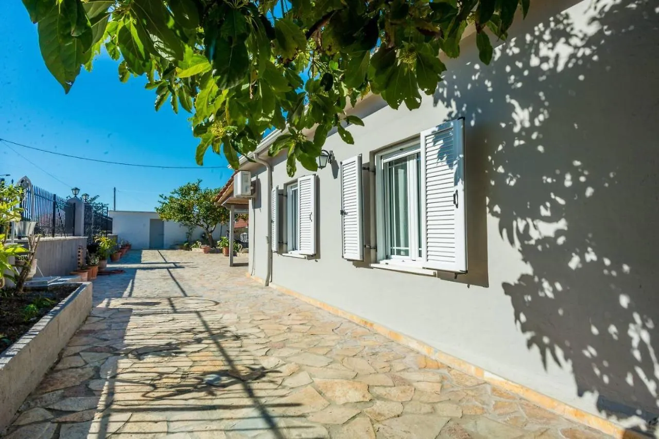 Tselepis House Apartment Lakithra