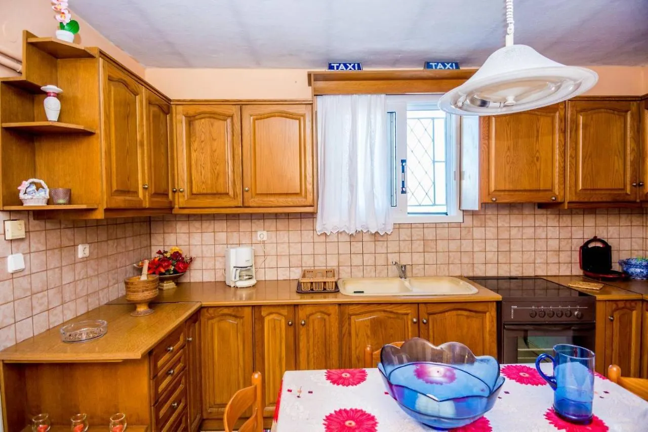 Tselepis House Apartment Lakithra Greece