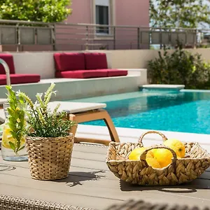 Athinais Lak Villa
